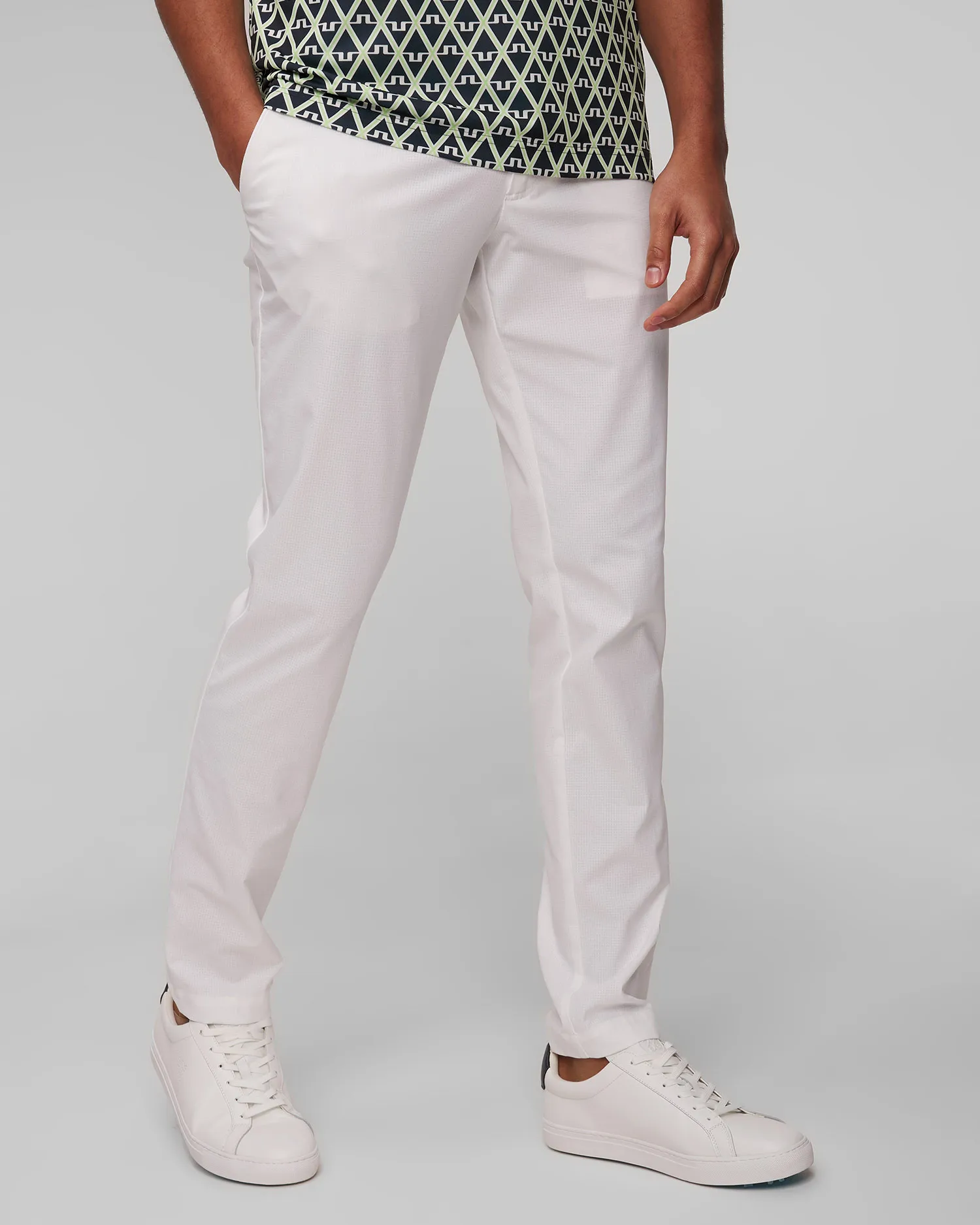 Pantaloni bianchi da uomo J.Lindeberg Vent Pant GMPA09696-white