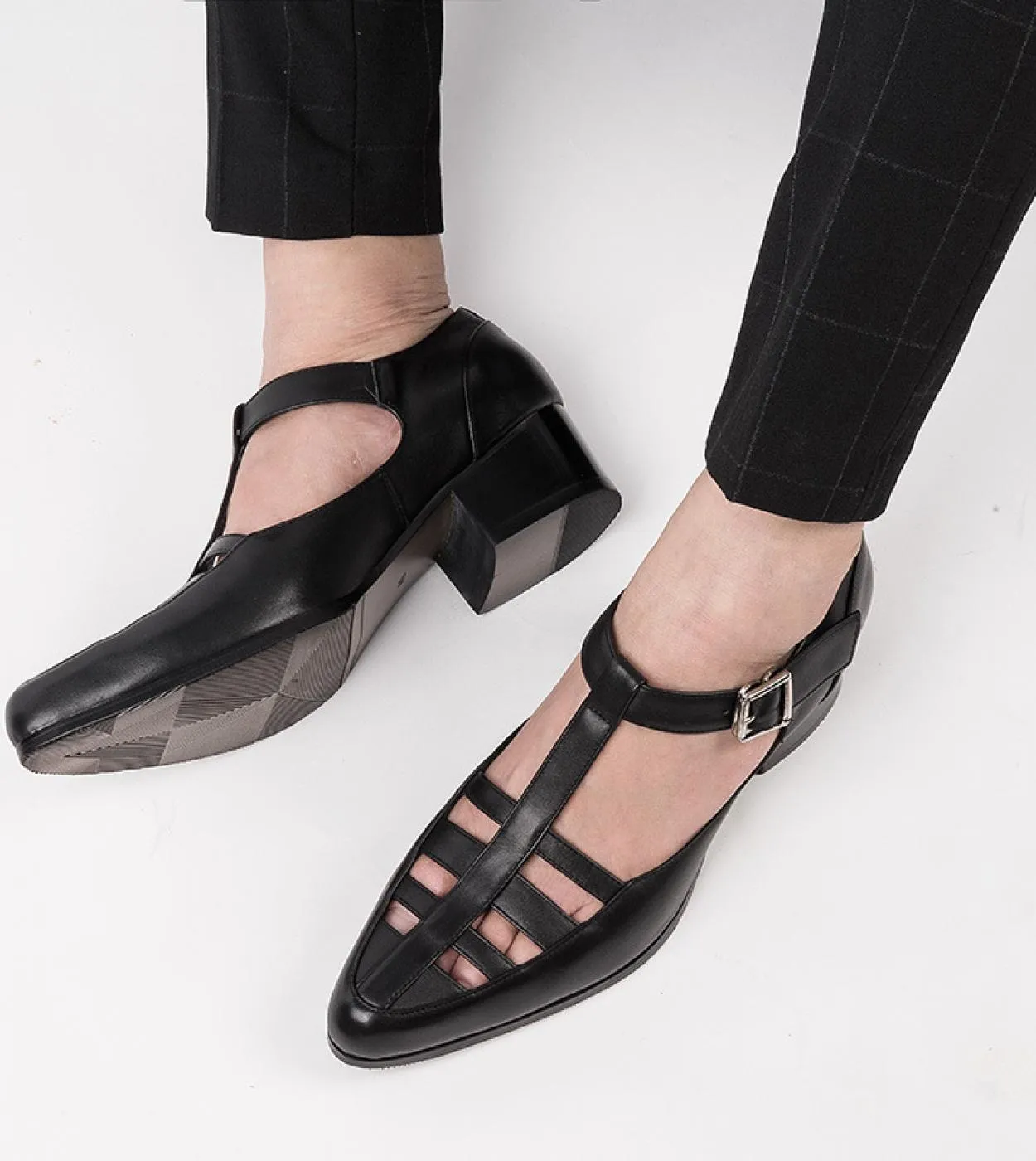 Sandali eleganti da uomo di lusso Scarpe in vera pelle 2023 Estate New Designer Fashion Hollow Black Business Social Shoes 5cm